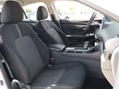 Used 2024 Nissan Sentra SV FWD image 28