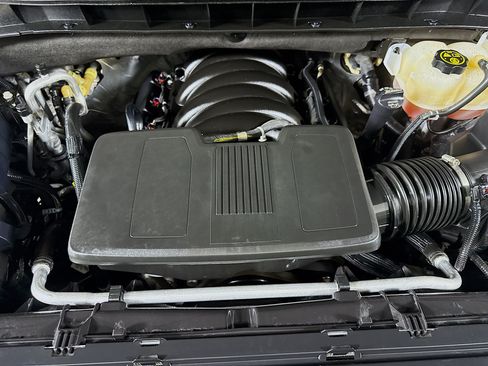 Used 2023 Chevrolet Tahoe LT w/ Luxury Package RWD image 39