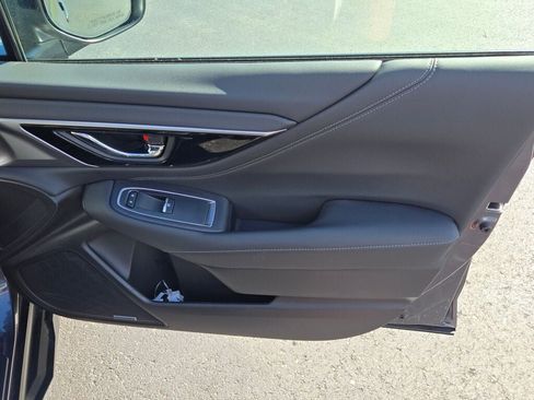 Certified 2025 Subaru Outback Limited image 5