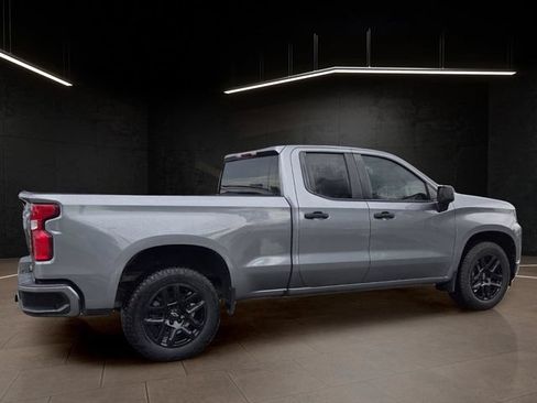 Used 2020 Chevrolet Silverado 1500 Custom w/ Custom Value Package RWD image 7