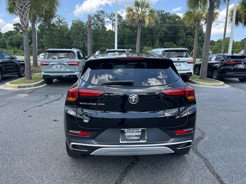 Used 2023 Buick Encore GX Essence w/ Experience Buick Package FWD image 9