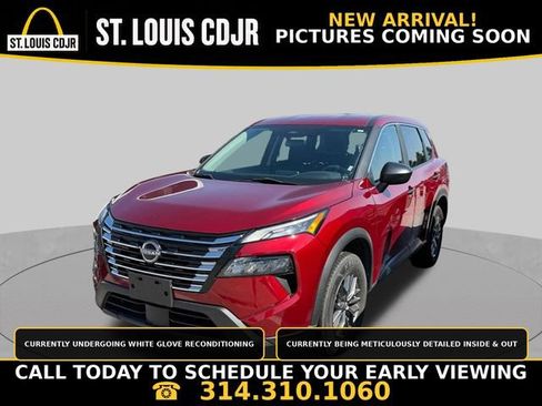 Used 2024 Nissan Rogue S AWD/4WD image 1
