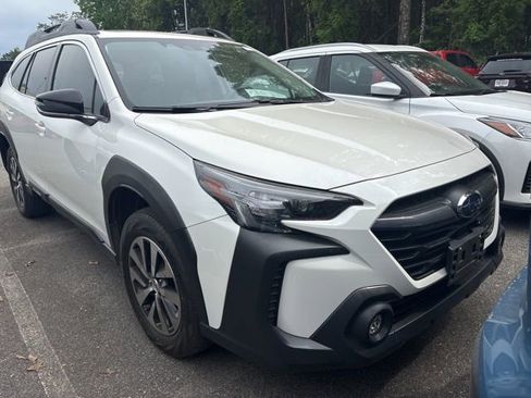 Used 2023 Subaru Outback Premium AWD/4WD image 1