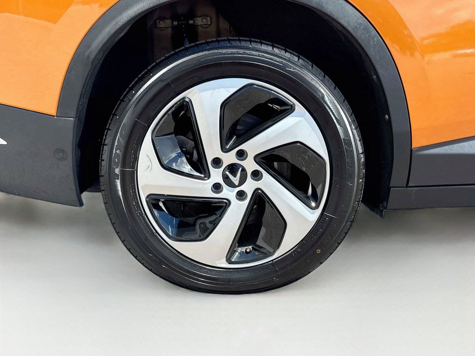 Used 2024 VinFast VF 8 Eco AWD/4WD image 34