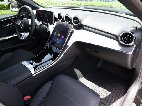 Used 2025 Mercedes-Benz C 300 Sedan image 22