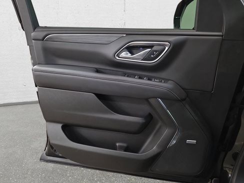 Used 2021 GMC Yukon SLT w/ SLT Premium Package image 28