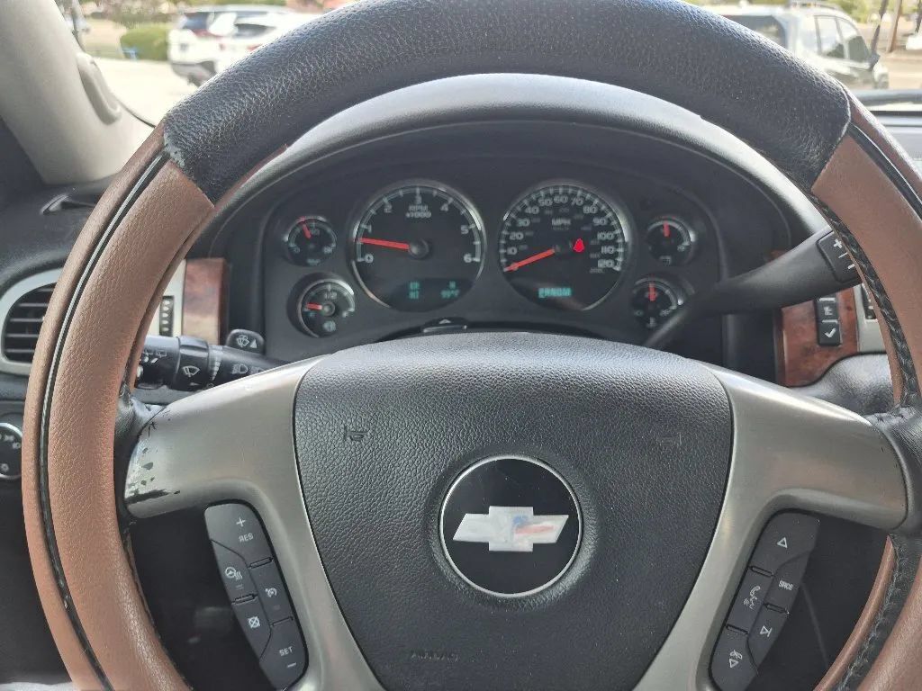 Used 2012 Chevrolet Tahoe LTZ RWD image 34