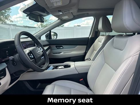 Certified 2025 Nissan Murano SL AWD/4WD image 11