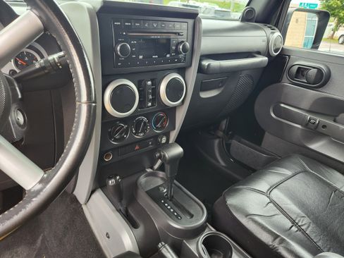 Used 2015 Jeep Compass Sport image 9