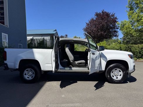 Used 2015 Chevrolet Colorado W/T w/ WT Convenience Package RWD image 9