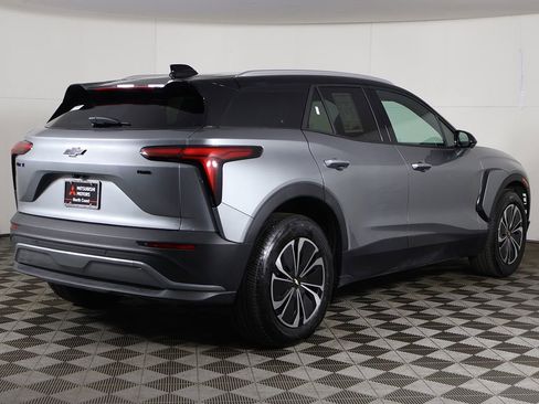 Used 2025 Chevrolet Blazer EV LT image 9