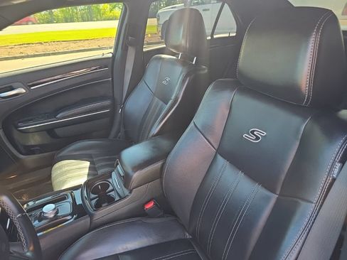 Used 2018 Chrysler 300 S RWD image 14