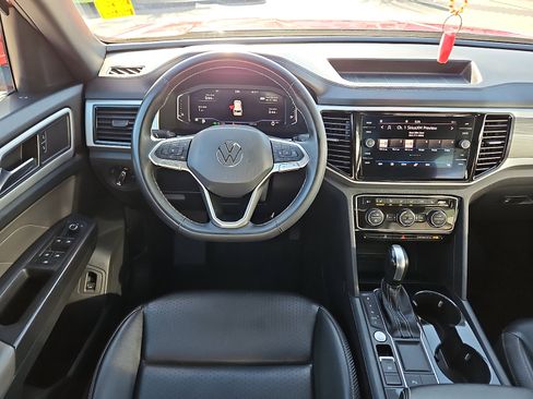 Used 2022 Volkswagen Atlas Cross Sport SE w/ Panoramic Sunroof Package image 8