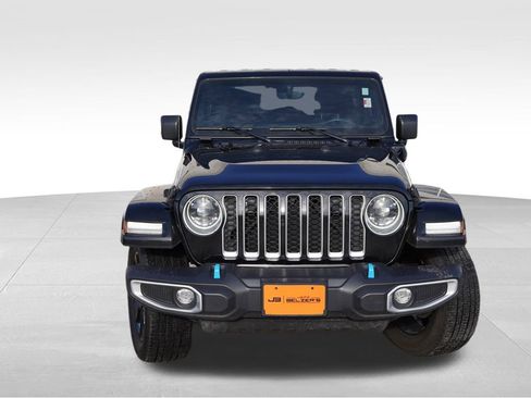 Used 2023 Jeep Wrangler Unlimited Sahara w/ Cold Weather Group image 13