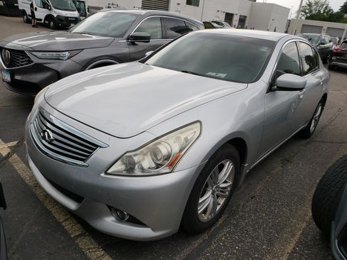 Used 2013 INFINITI G37 x Sedan w/ Premium Pkg AWD/4WD image 2