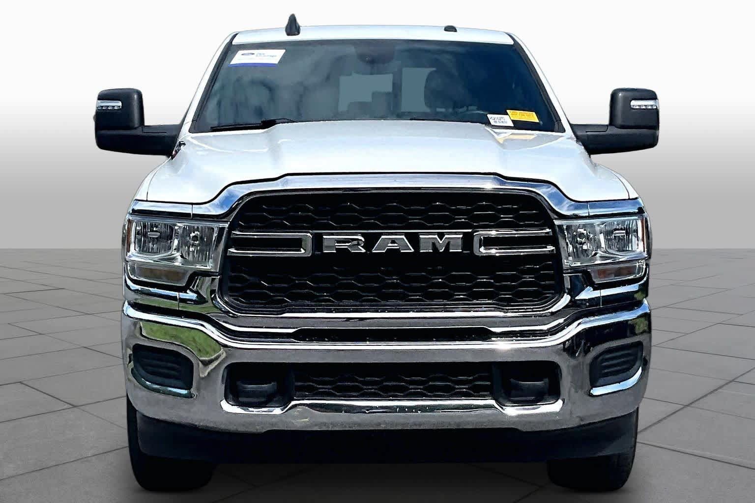 Used 2024 RAM 2500 Tradesman w/ Chrome Appearance Group AWD/4WD image 5