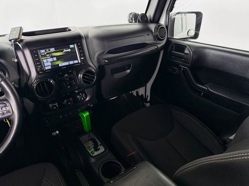 Used 2014 Jeep Wrangler Unlimited Sahara AWD/4WD image 22