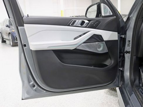 Used 2025 BMW X5 M60i image 36