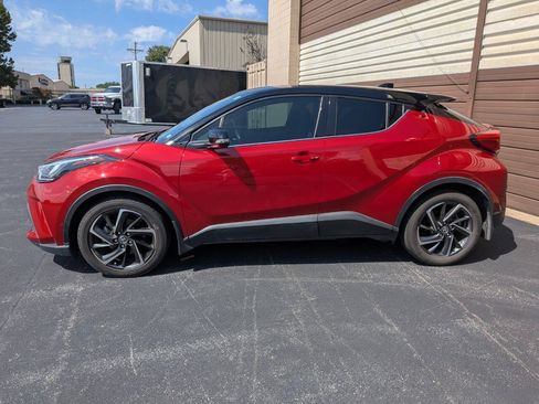 Used 2020 Toyota C-HR Limited FWD image 4