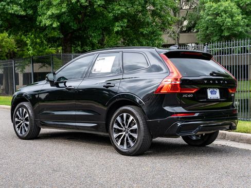 Used 2024 Volvo XC60 B5 Plus AWD/4WD image 8