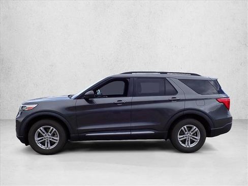 Used 2020 Ford Explorer XLT AWD/4WD image 12