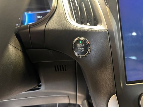 Used 2024 Ford Edge SEL w/ Sport Appearance Package image 29