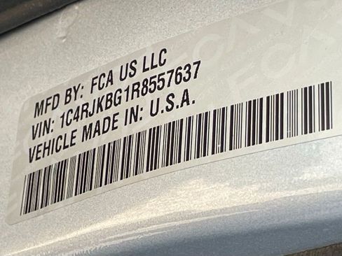 Used 2024 Jeep Grand Cherokee L Limited w/ Luxury Tech Group II image 35