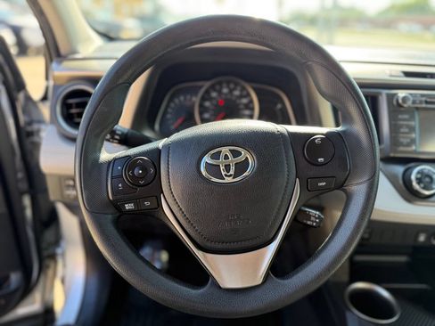 Used 2013 Toyota RAV4 LE AWD/4WD image 32