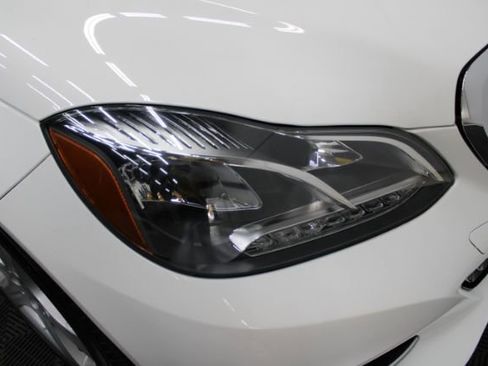 Used 2016 Mercedes-Benz E 350 4MATIC image 6