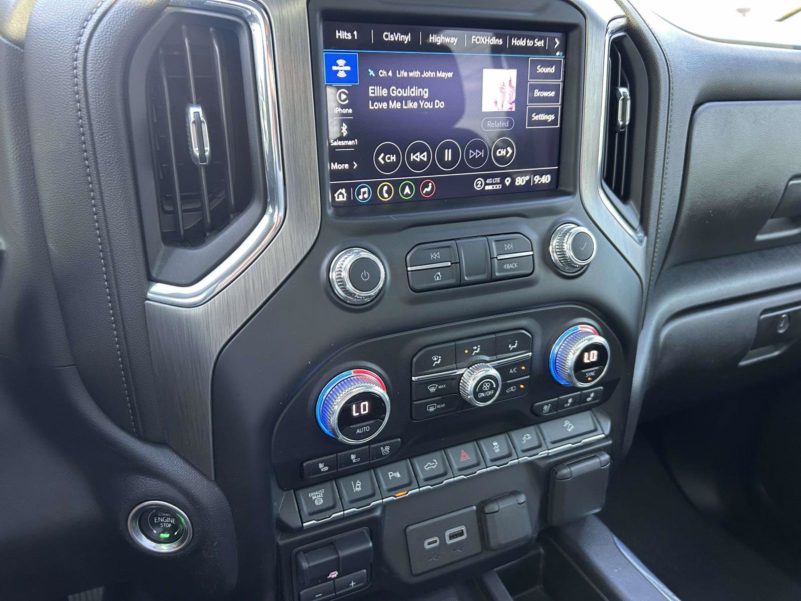Used 2023 GMC Sierra 2500 Denali w/ Denali Ultimate Package AWD/4WD image 23
