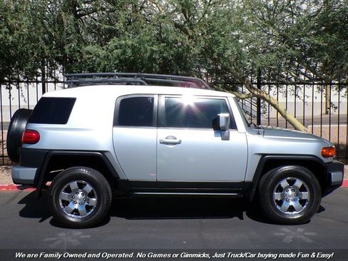 Used 2007 Toyota FJ Cruiser 4WD image 5
