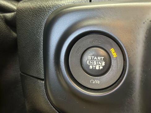 Used 2019 Jeep Wrangler Unlimited Sport S AWD/4WD image 24