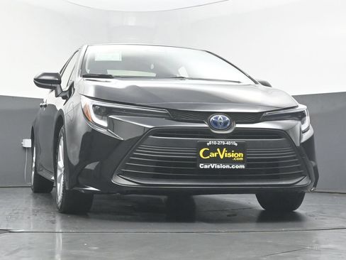 Used 2025 Toyota Corolla LE w/ LE Premium Package FWD image 45