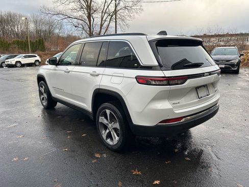 New 2025 Jeep Grand Cherokee Limited image 9