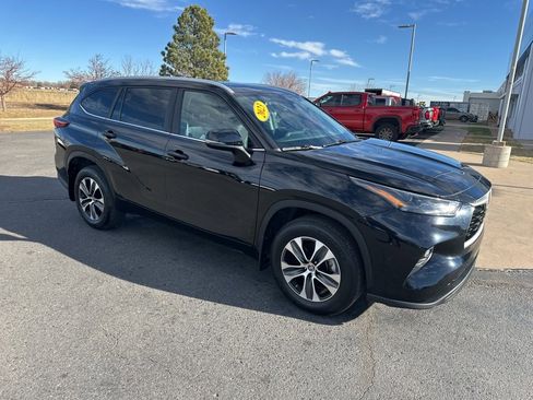 Used 2023 Toyota Highlander L image 37