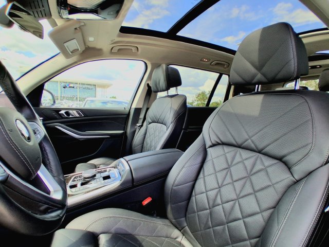 Used 2023 BMW X7 xDrive40i w/ Parking Assistance Package AWD/4WD image 11
