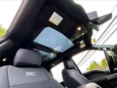 Used 2018 Ford F150 Raptor w/ Equipment Group 802A Luxury image 17