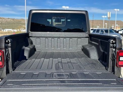 New 2026 Jeep Gladiator Mojave image 12