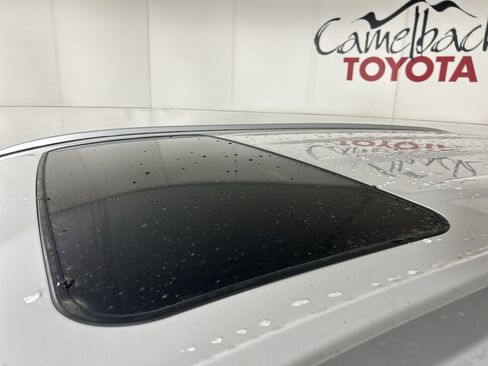 Used 2026 Toyota Highlander XLE AWD/4WD image 11