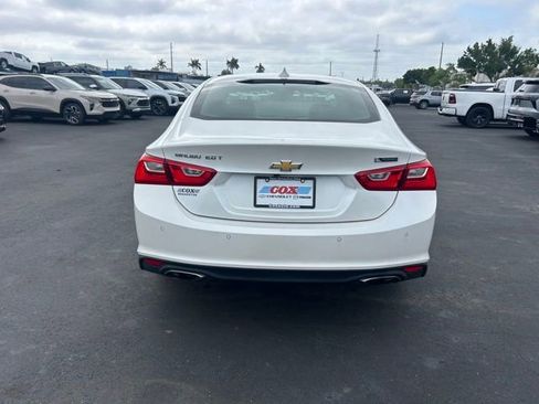 Used 2017 Chevrolet Malibu Premier w/ Premier Sun and Wheel Package FWD image 5