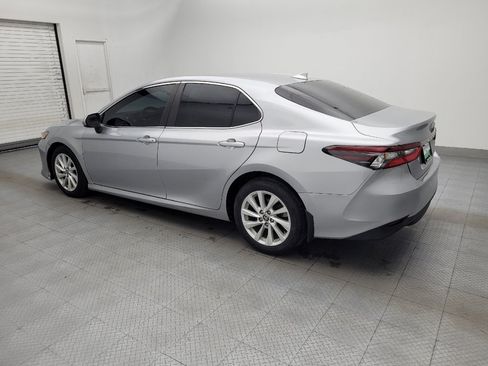 Used 2022 Toyota Camry LE FWD image 3