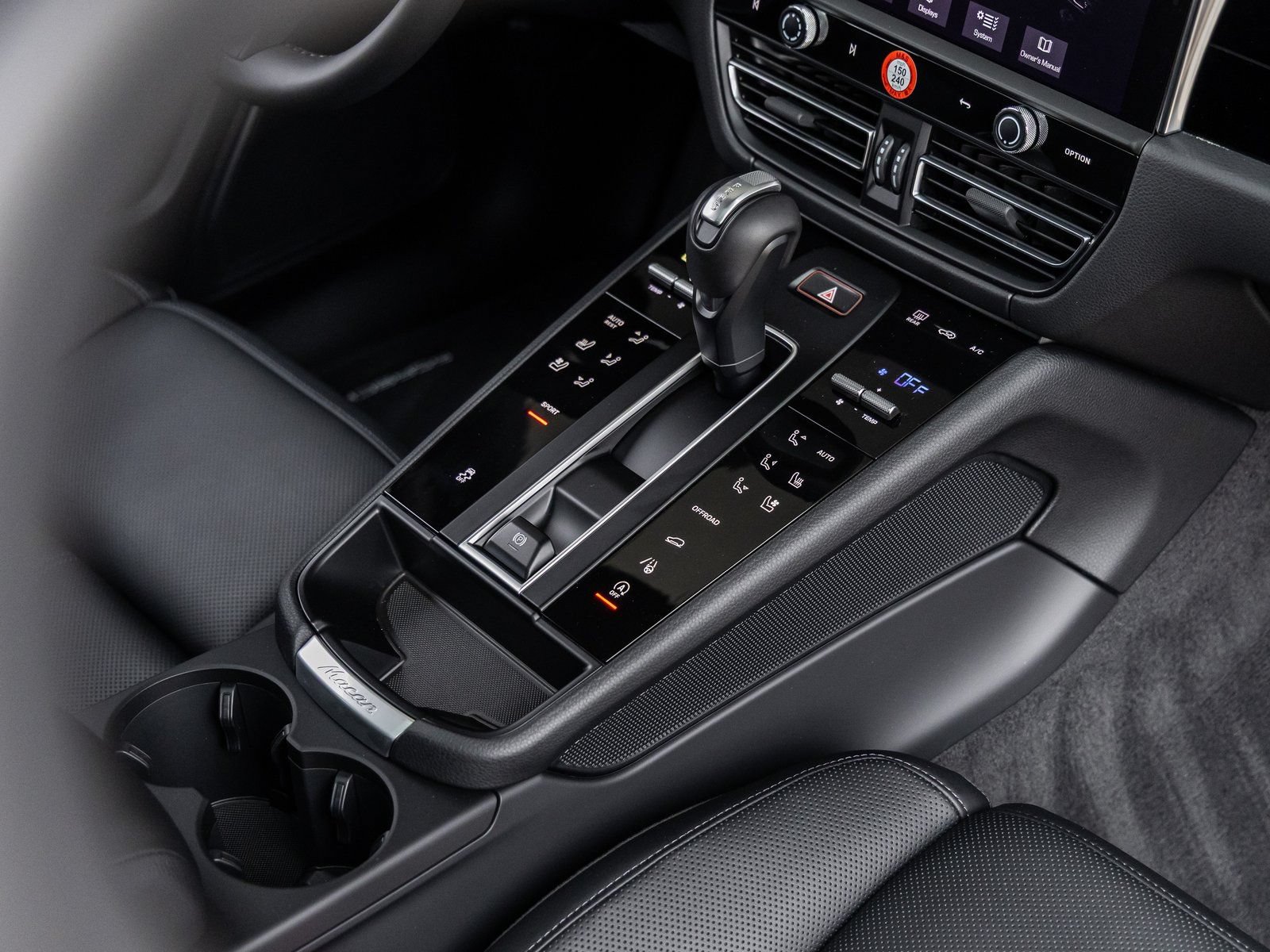Certified 2026 Porsche Macan AWD/4WD image 29