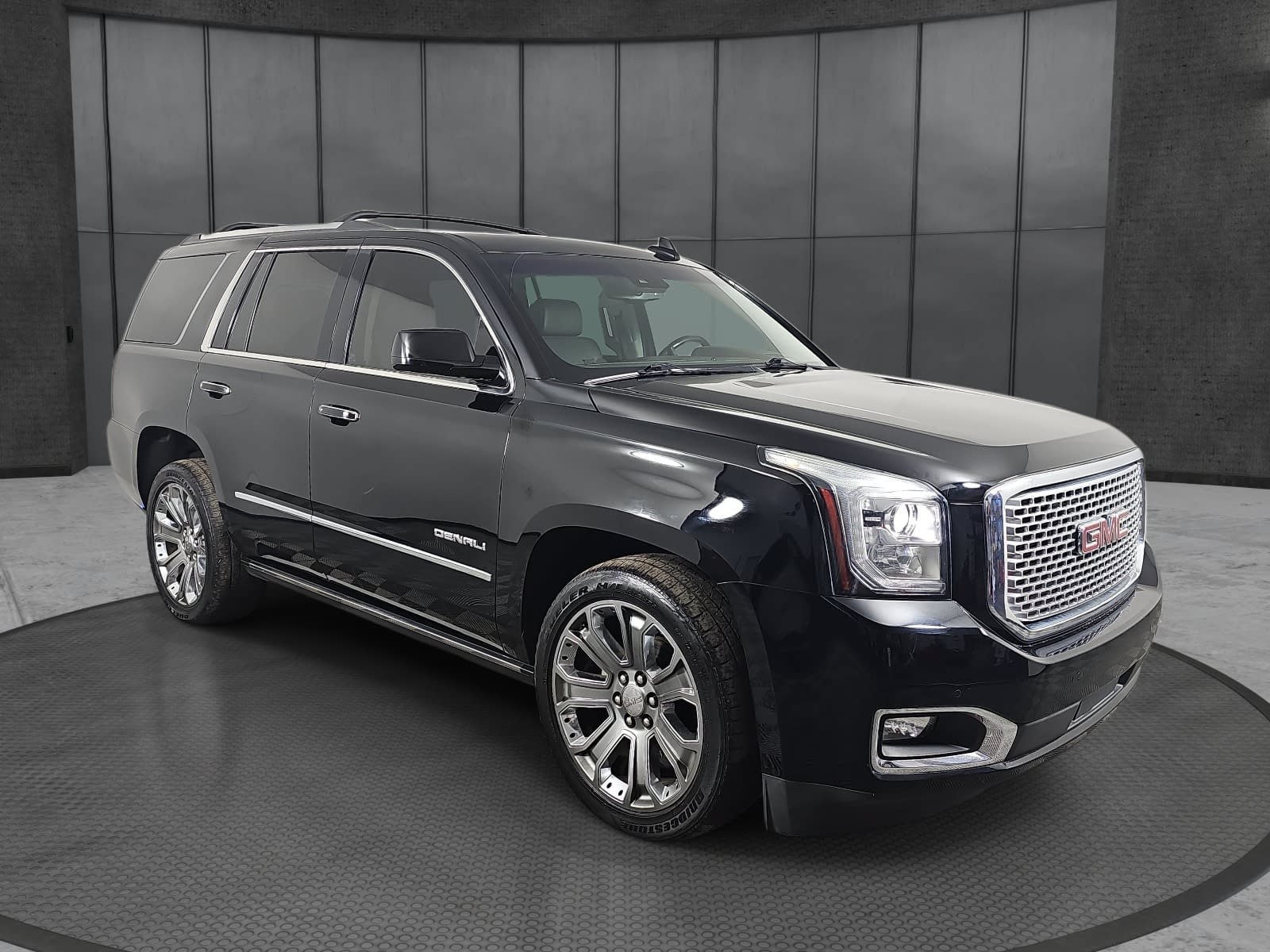 Used 2016 GMC Yukon Denali w/ Open Road Package AWD/4WD image 3
