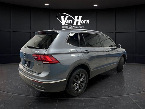 Used 2022 Volkswagen Tiguan SE AWD/4WD image 7