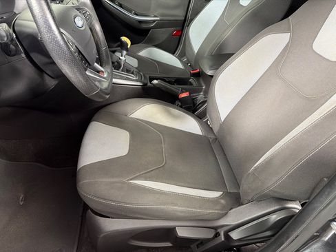 Used 2017 Ford Focus ST FWD image 11