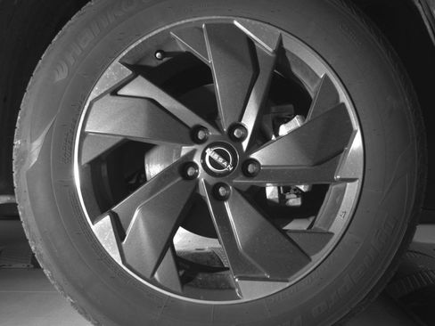Used 2025 Nissan Rogue SV AWD/4WD image 16