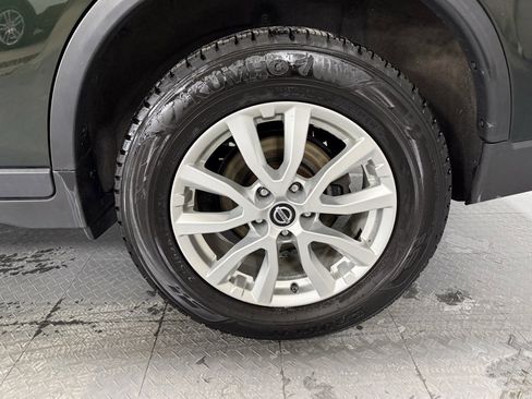 Used 2019 Nissan Rogue SV image 7