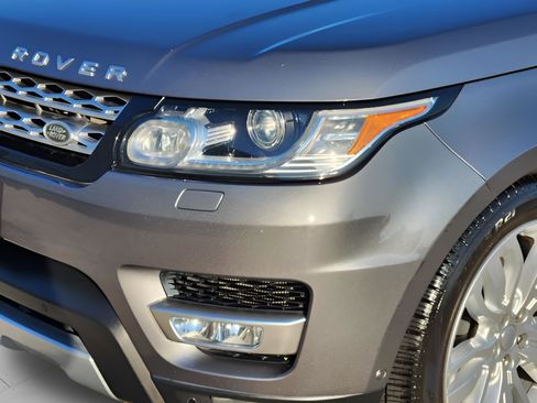 Used 2017 Land Rover Range Rover Sport HSE image 32