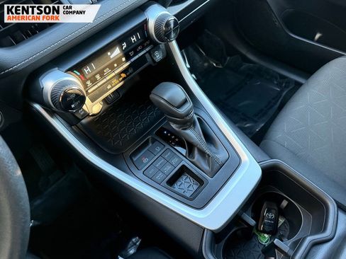 Used 2025 Toyota RAV4 XLE image 25