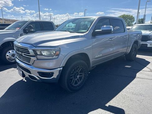 Used 2019 RAM 1500 Laramie AWD/4WD image 5